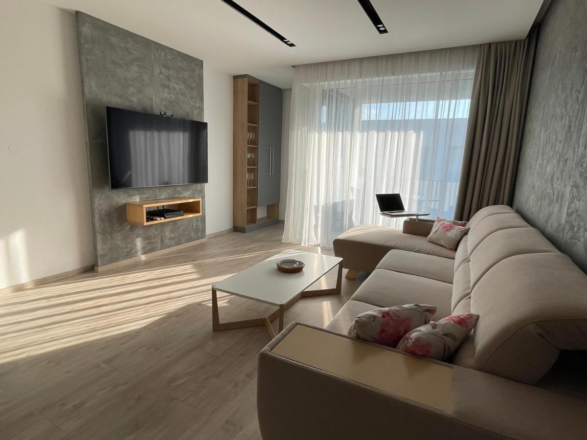 Greenbay Apartment With Free Parking Тренчин Экстерьер фото