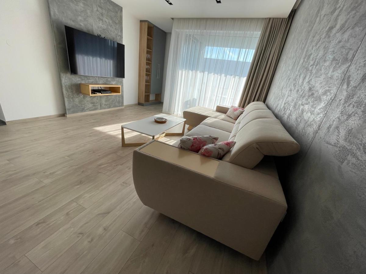 Greenbay Apartment With Free Parking Тренчин Экстерьер фото