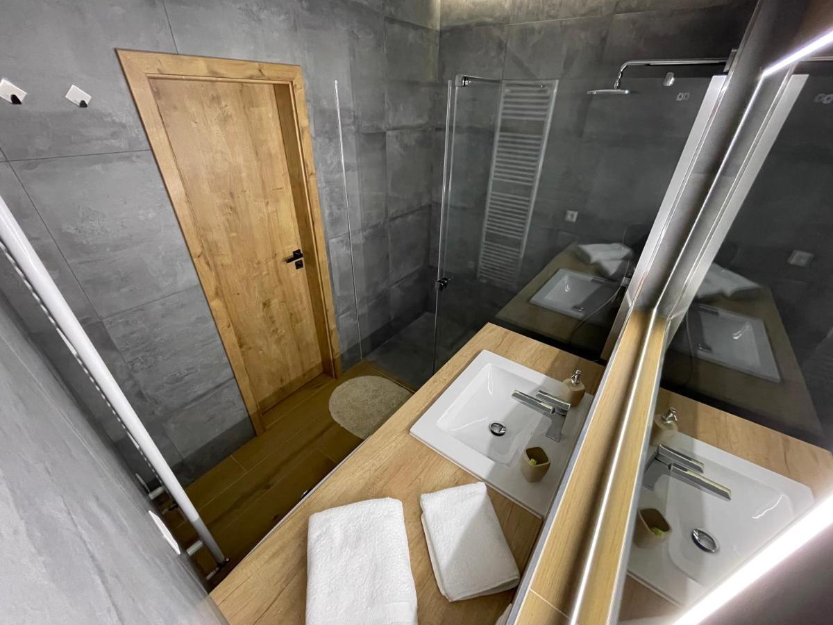 Greenbay Apartment With Free Parking Тренчин Экстерьер фото