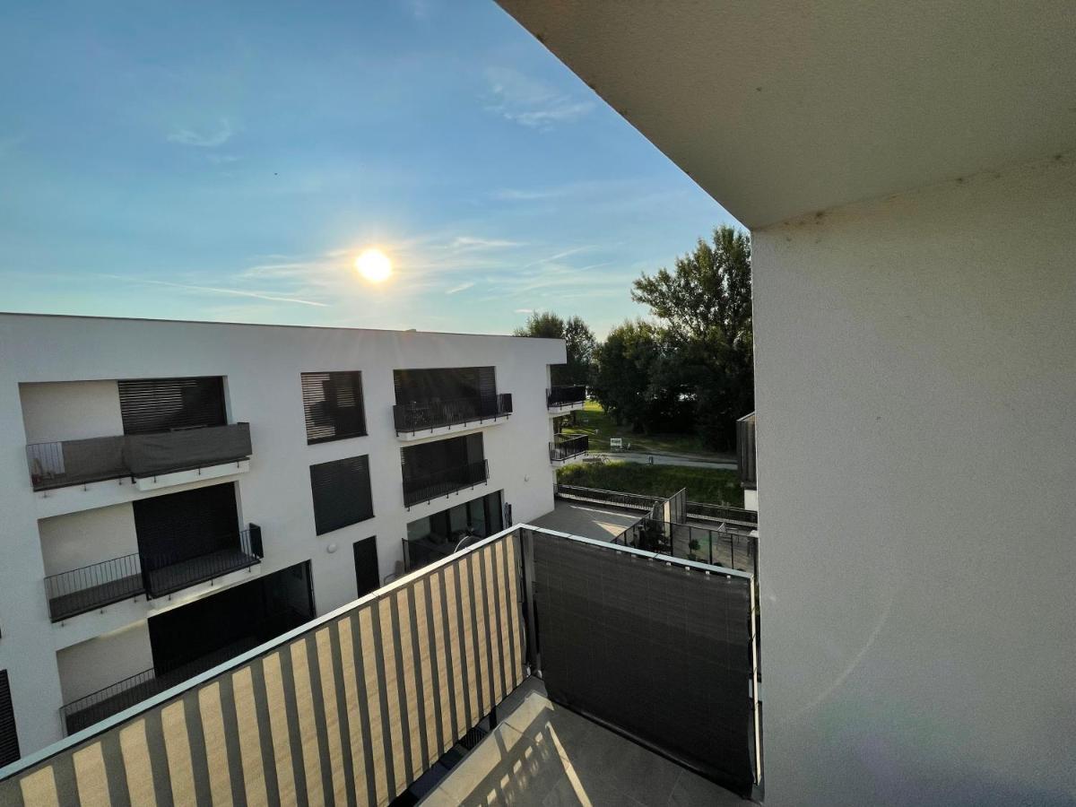 Greenbay Apartment With Free Parking Тренчин Экстерьер фото