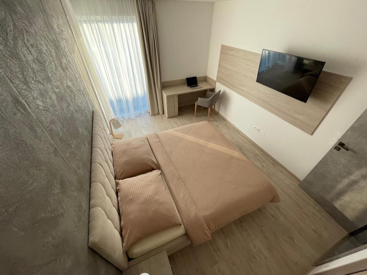 Greenbay Apartment With Free Parking Тренчин Экстерьер фото
