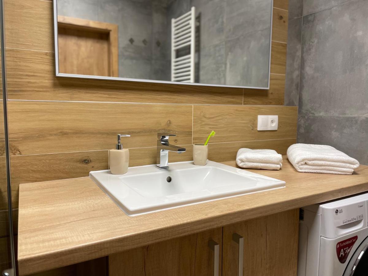 Greenbay Apartment With Free Parking Тренчин Экстерьер фото
