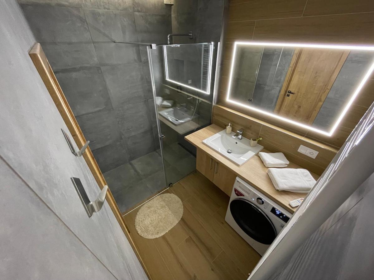 Greenbay Apartment With Free Parking Тренчин Экстерьер фото