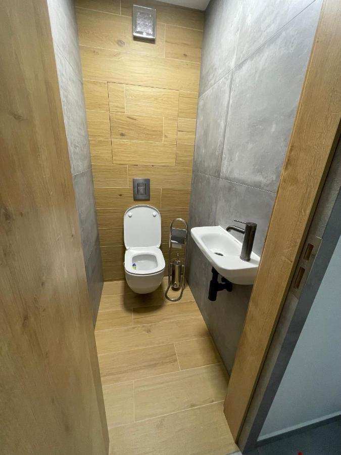Greenbay Apartment With Free Parking Тренчин Экстерьер фото