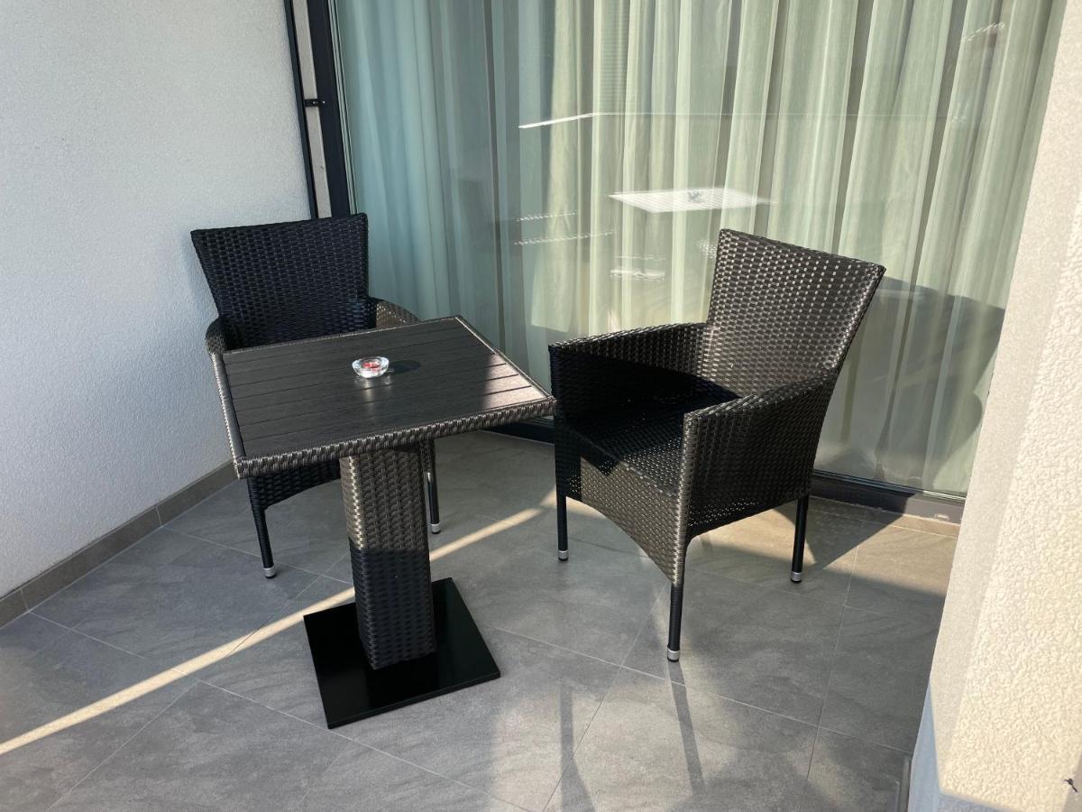 Greenbay Apartment With Free Parking Тренчин Экстерьер фото